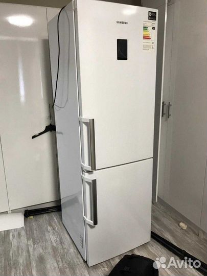 Холодильник samsung. No Frost