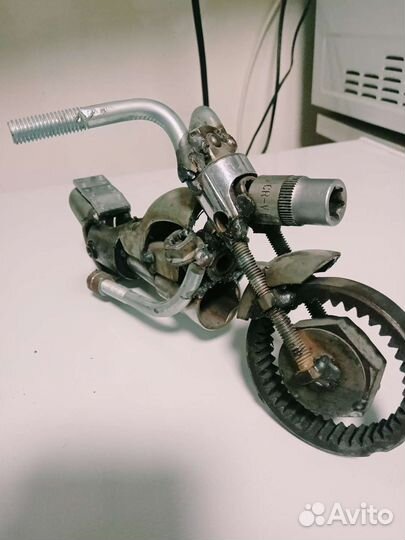 Мотоцикл из машинных запчастей