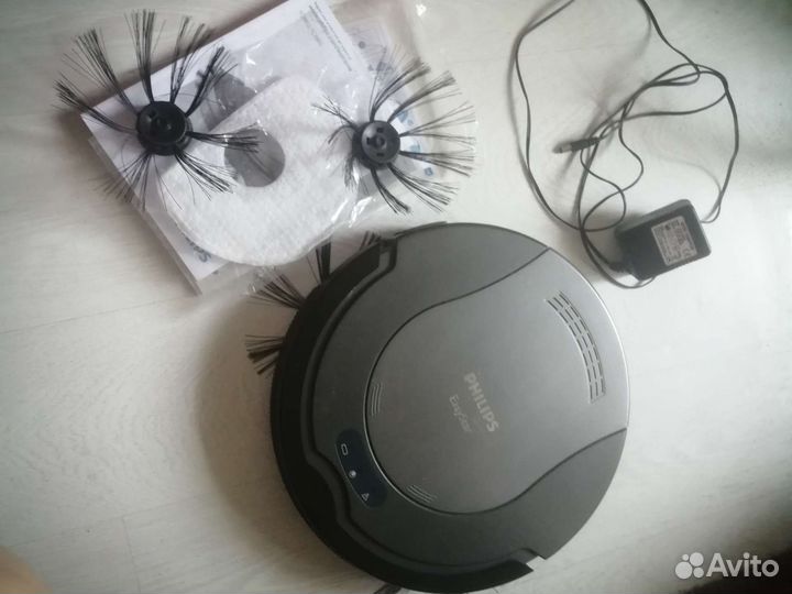 Робот-пылесос Philips 8802 easy star
