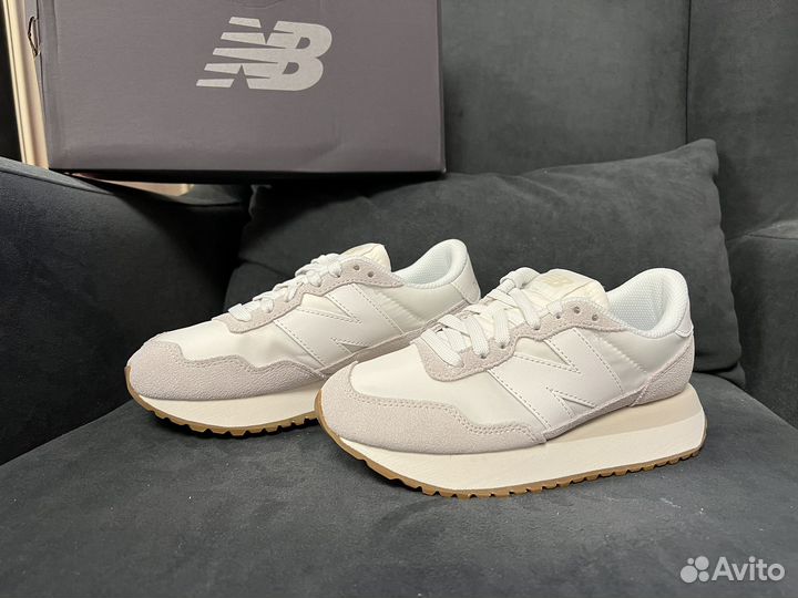 New Balance 237