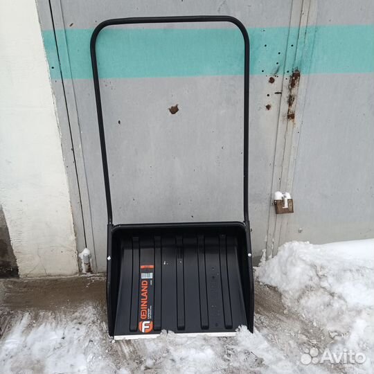 Скрепер, лопата для уборки снега