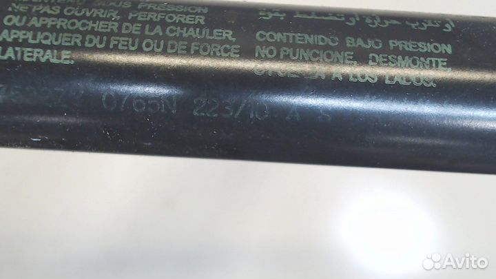 Амортизатор крышки багажника Honda Pilot, 2011