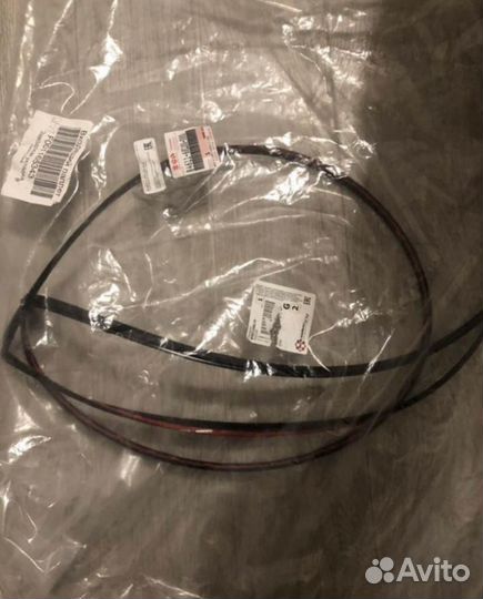 Уплотнитель лобового стекла Suzuki Swift 3