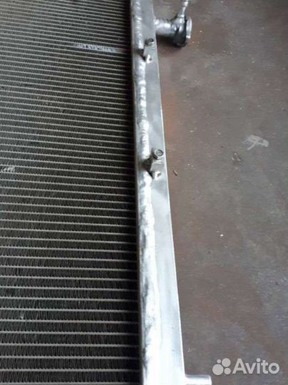 Радиатор охлаждения на Хонда мобилио