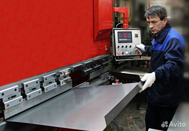 Помощник оператора станков чпу