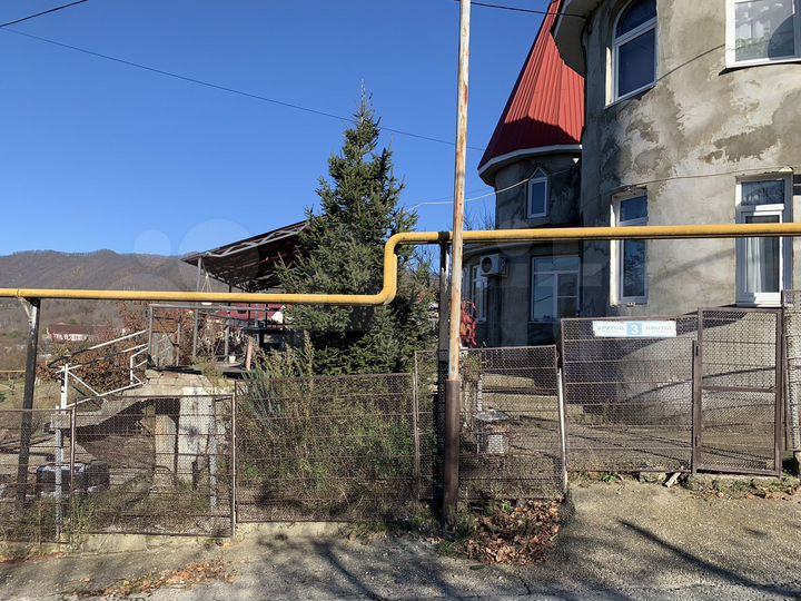 Дом 380 м² на участке 8 сот.