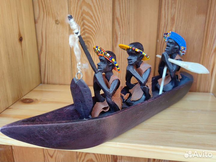 Лодка деревянная из Уганды