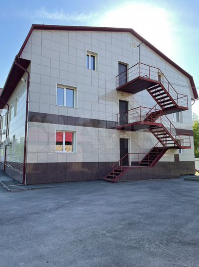 Здание, 1400 м²