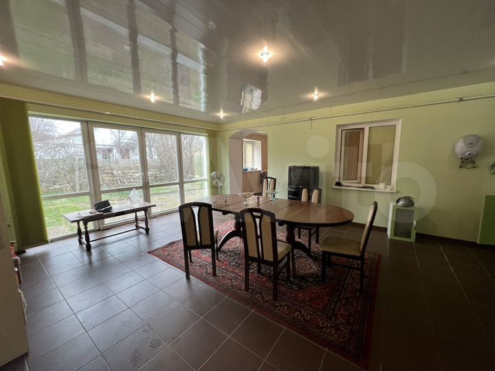 Дом 196 м² на участке 10 сот.