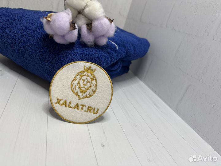 Мужской махровый халат с вышивкой на груди