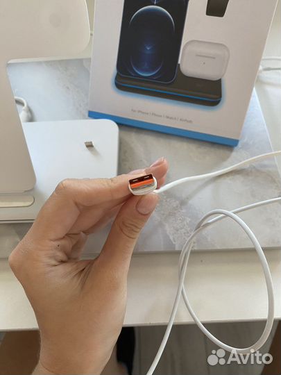 Беспроводная док станция (зарядка) 3 в 1