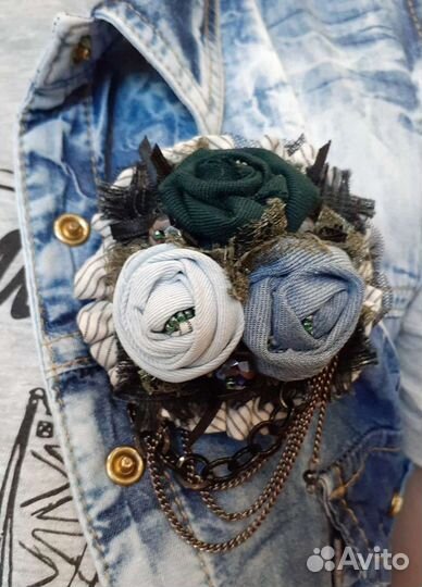 Брошь цветок из ткани бохо