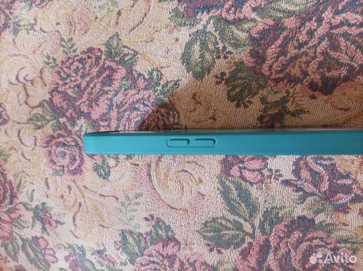 Чехол на телефон