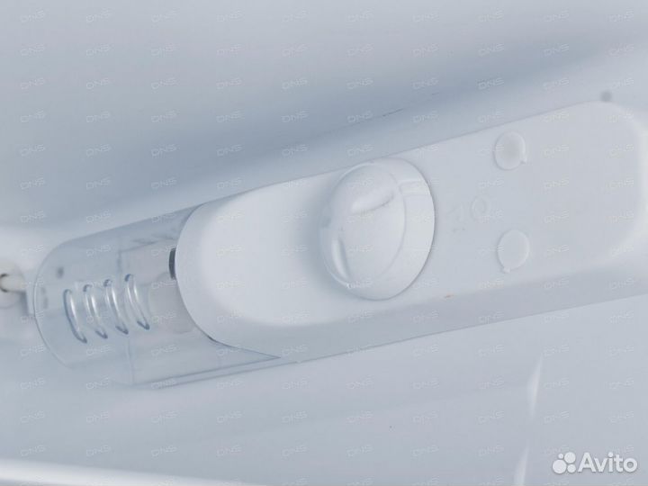 Холодильник B белый