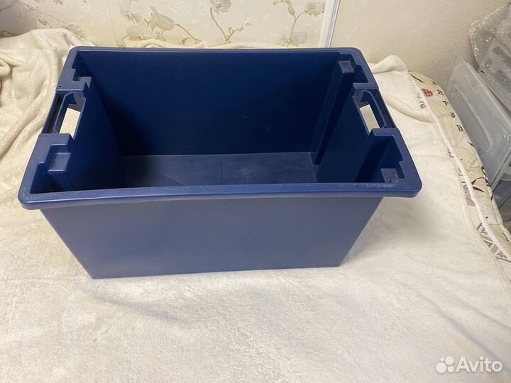 Ящики для хранения много разных