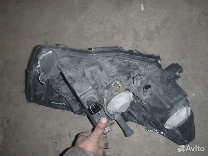 Фара левая LADA Vesta 2015)