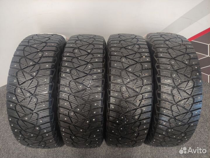 Goodyear Ultra Grip 300 215/65 R16