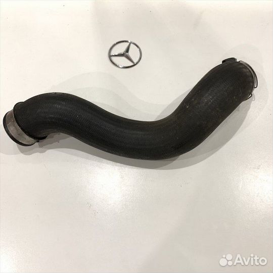 Патрубок интеркуллера правый Мерседес OM642