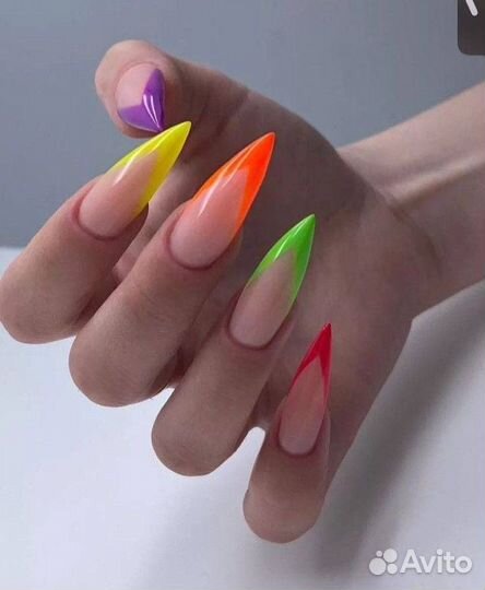 Наращивание ногтей и педикюр