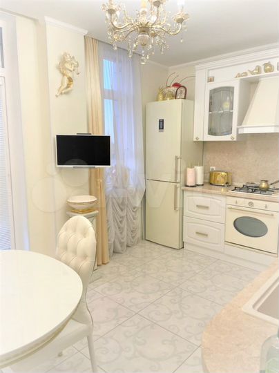 2-к. квартира, 65 м², 6/9 эт.