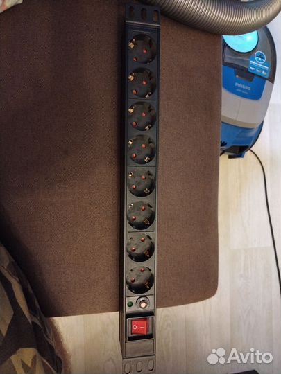 Блок розеток TWT-PDU19-10A8P