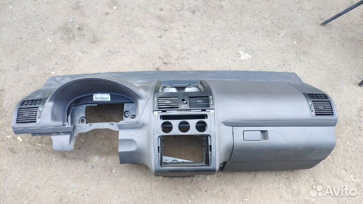 Торпедо Volkswagen Touran 2005-2009