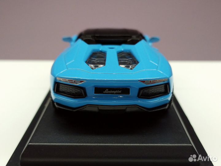 1:43 Lamborghini Aventador LP700-4 Roadster 2012