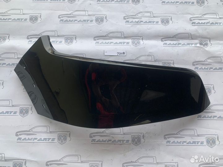 Панель бампера верхняя правая (под фару)