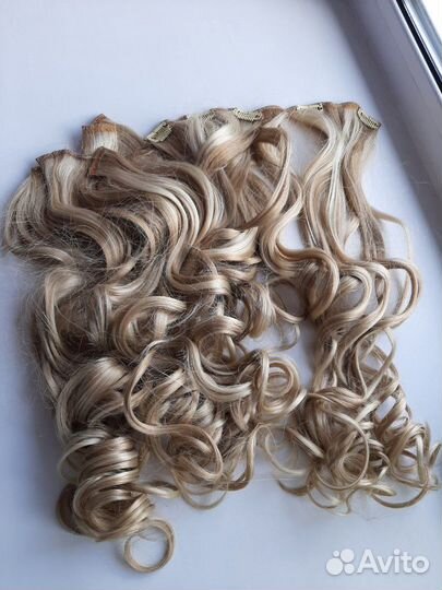 Волосы на заколках