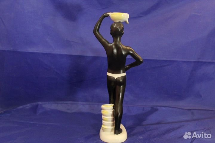 Статуэтка фарфор Африка Негр разносчик с чашей лфз
