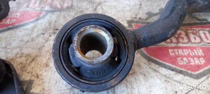 Рычаг передний Toyota Crown JZS171 1jzge 2000