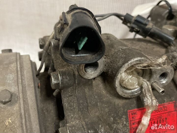 Компрессор кондиционера Mitsubishi MR360532