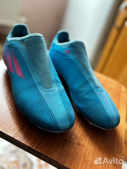 Футбольные бутсы adidas x