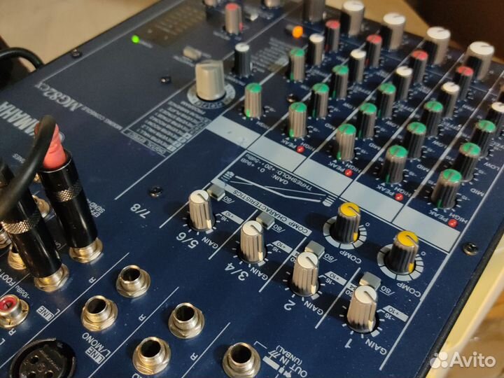 Микшерный пульт Yamaha mg82cx
