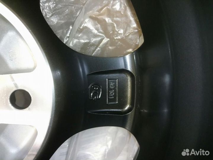 R16 Скад Калипсо (черный с полировкой) для Kyron R