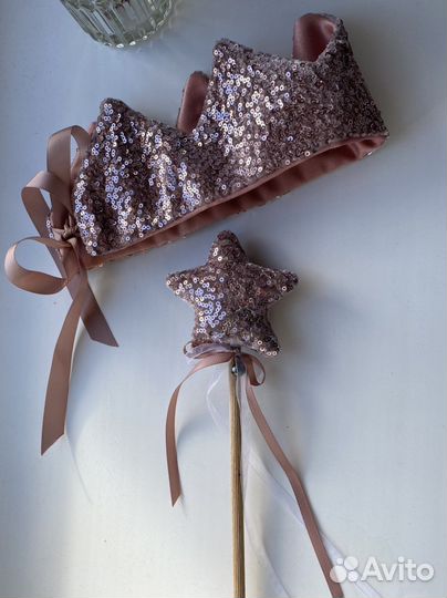 Корона и волшебная палочка