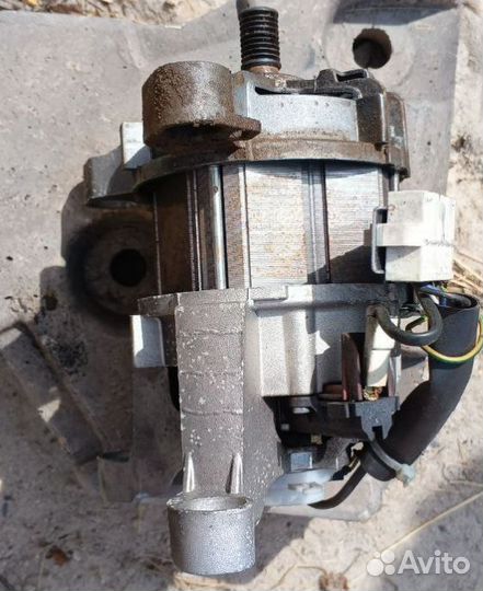 Мотор на стиральную машину