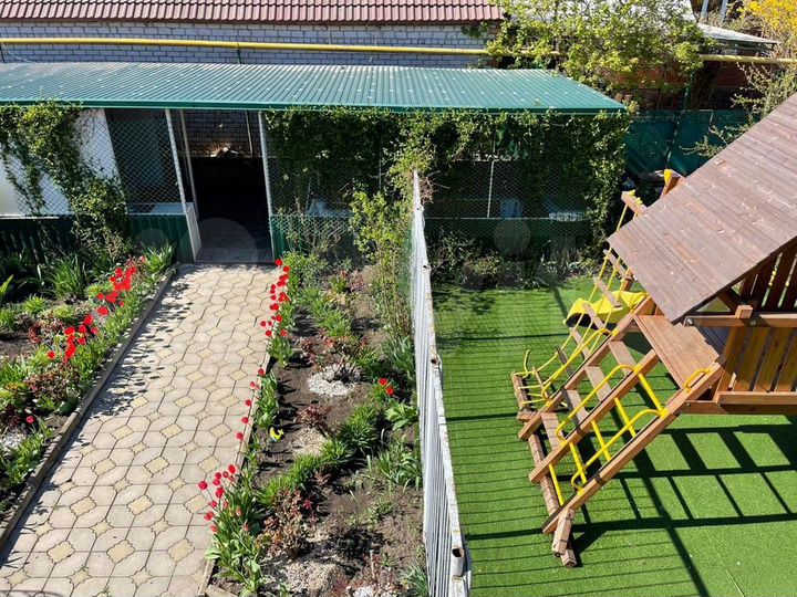 Дом 383,2 м² на участке 8 сот.