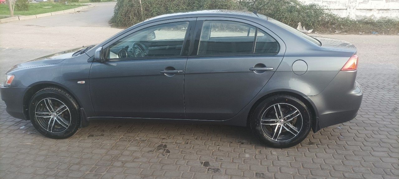 Mitsubishi Lancer: фото владельца