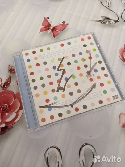 Альбом группы 30 Seconds to Mars с автографами