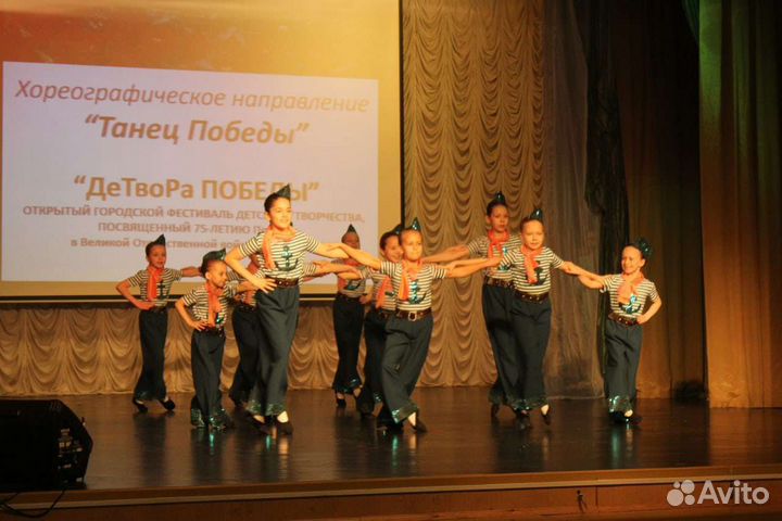 Костюмы матросов и капитана