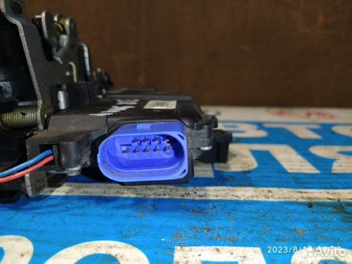 Замок двери задний правый VW Touareg 7L 03-18