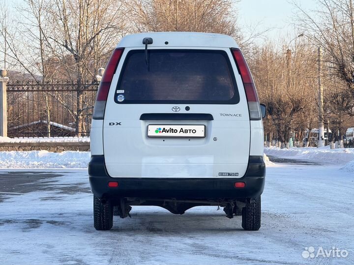 Toyota Town Ace 1.8 AT, 2003, 200 000 км