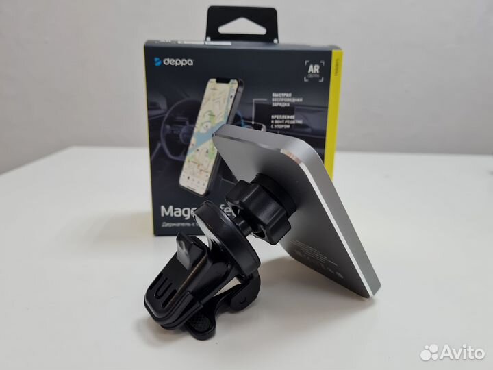 Автомобильный держатель Mage Safe