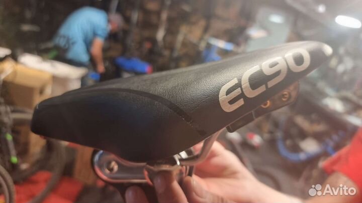 Седло для шоссейного велосипеда