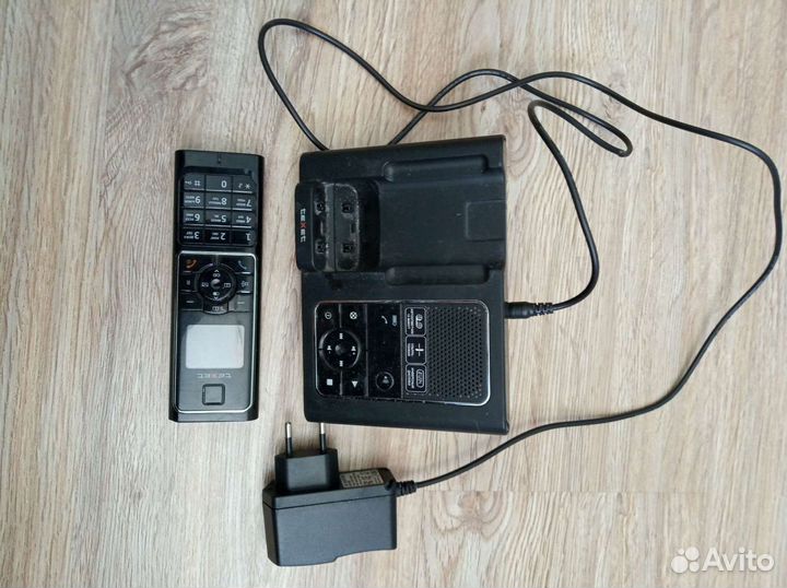 Телефон