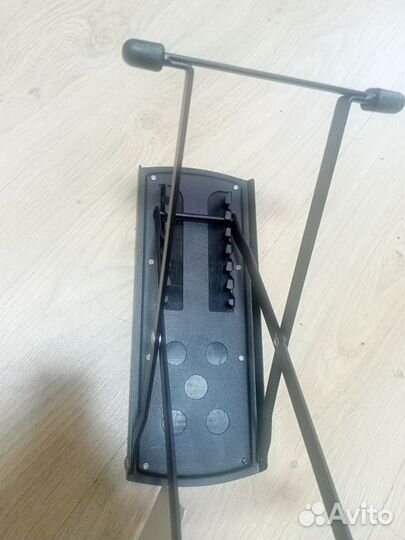 Подставка под ногу гитариста