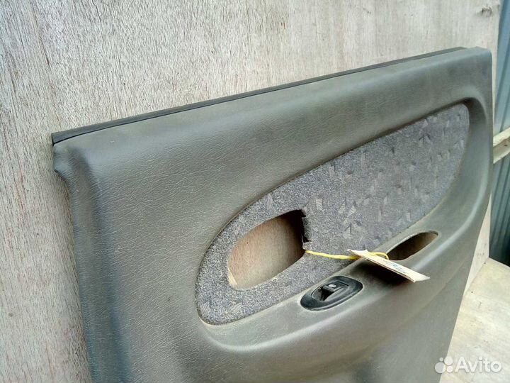 Kia Spectra SD - Обшивка двери задняя правая Б/У