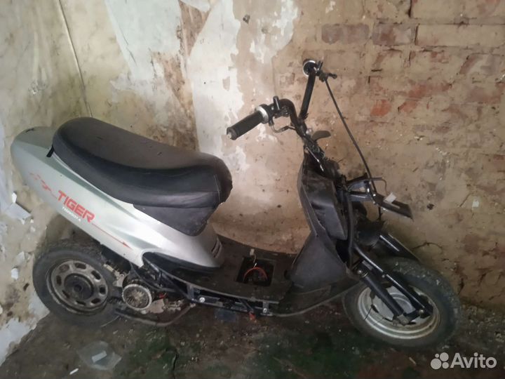 Скутер 80кубов