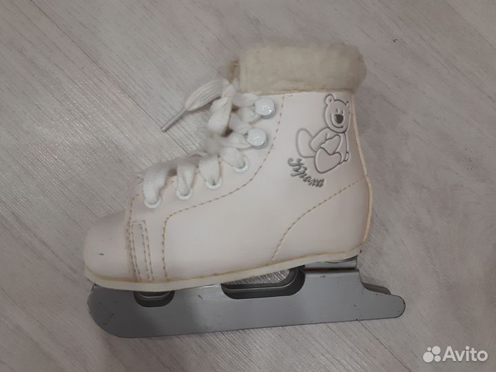 Коньки фигурные детские 26 размер